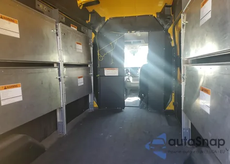 2023 Ford Transit T-250 z USA, uszkodzony, nr VIN 1FTBR1X87PKA73817